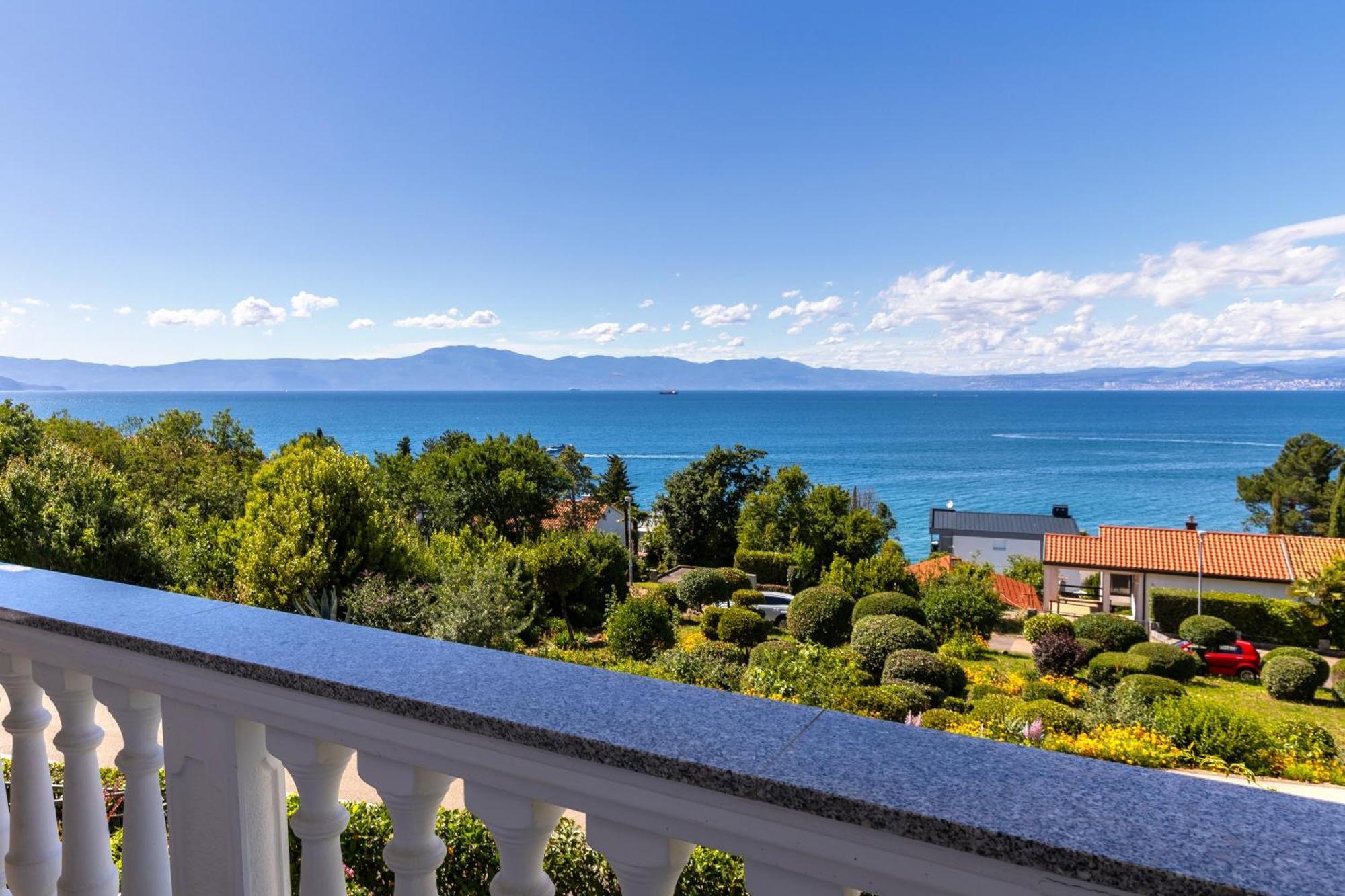 Apartments By The Sea Njivice, Krk - 5296 Luaran gambar